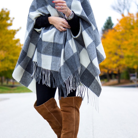 J Crew Large Preppy Plaid Cape-scarf with Arm-wholes in Blue Navy Ivory Holiday - Picture 4 of 4